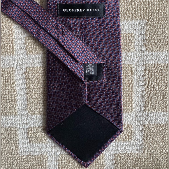 Geoffrey Beene Pure Silk Tie Set of 2 Classic Burgundy Blue Geometric Striped - Picture 3 of 8